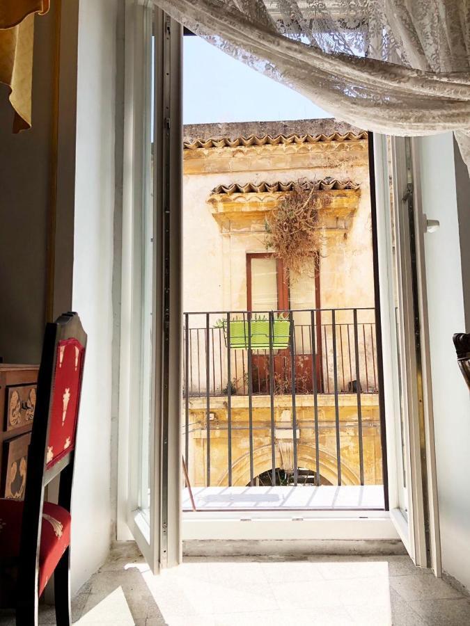 Suite 120 Noto Exteriér fotografie